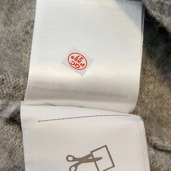 Cardigan - Picture 8 of 9